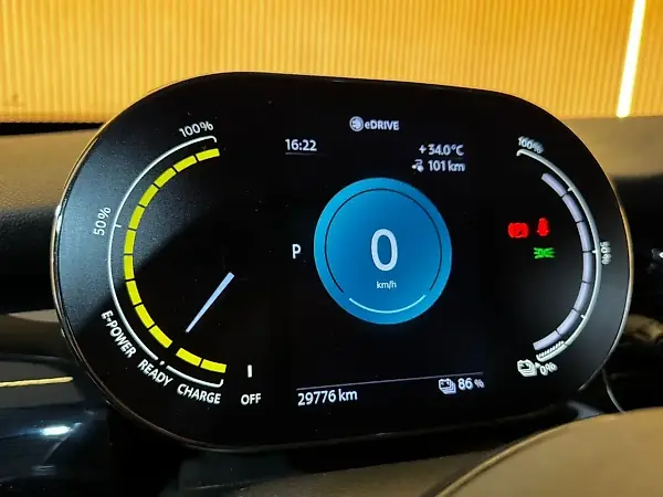Mini Cooper SE - Imagem 17