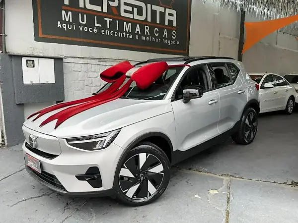 Volvo XC40 Recharge - Imagem 1
