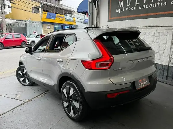 Volvo XC40 Recharge - Imagem 4