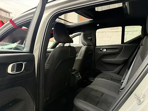 Volvo XC40 Recharge - Imagem 6