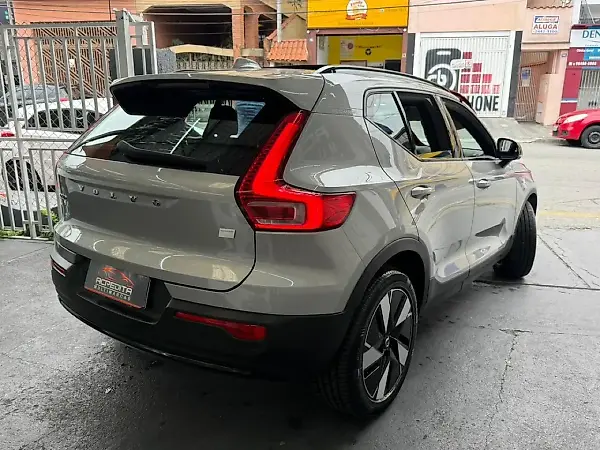 Volvo XC40 Recharge - Imagem 5