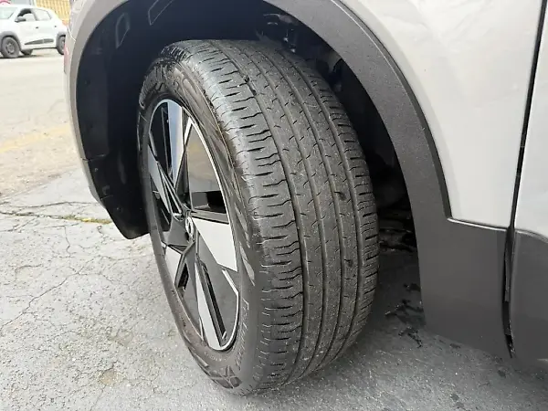 Volvo XC40 Recharge - Imagem 12