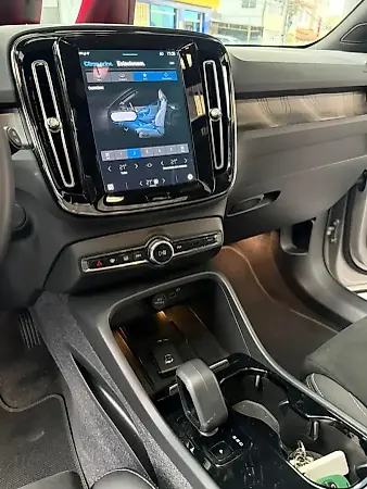 Volvo XC40 Recharge - Imagem 14