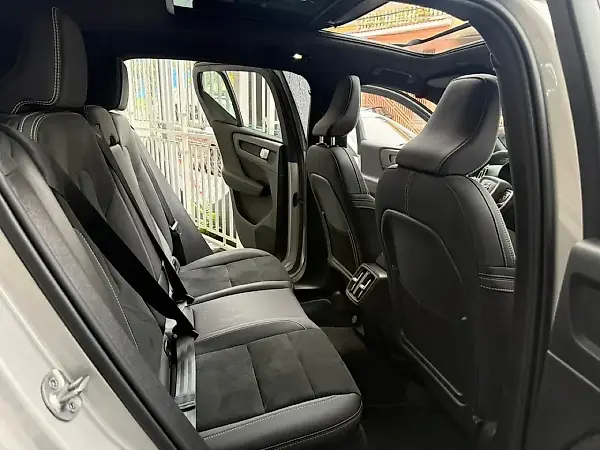 Volvo XC40 Recharge - Imagem 17