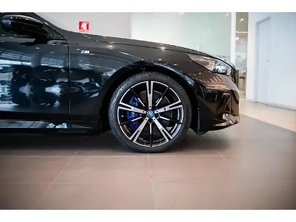 BMW I5 M60 - Imagem 3
