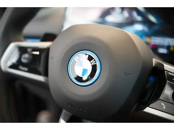 BMW I5 M60 - Imagem 11