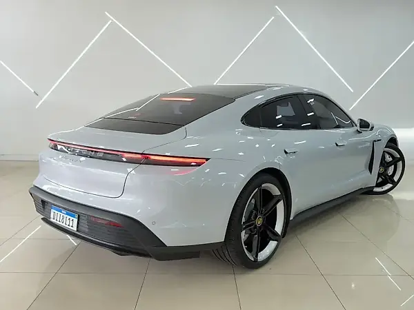Porsche Taycan - Imagem 7