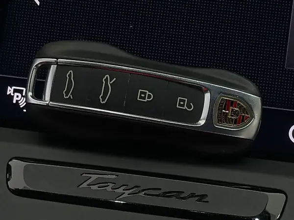 Porsche Taycan - Imagem 10