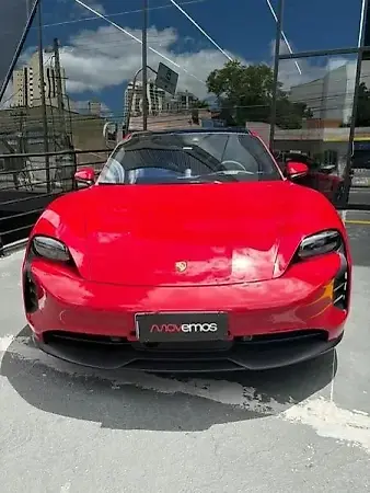 Porsche Taycan - Imagem 1