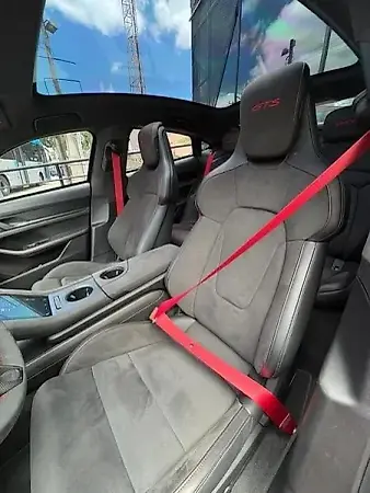 Porsche Taycan - Imagem 12