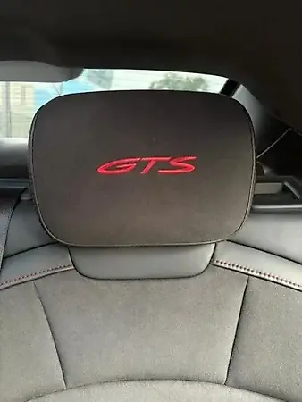 Porsche Taycan - Imagem 14