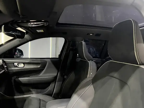Volvo XC40 Recharge - Imagem 7