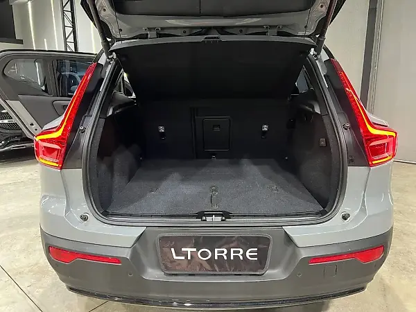 Volvo XC40 Recharge - Imagem 12