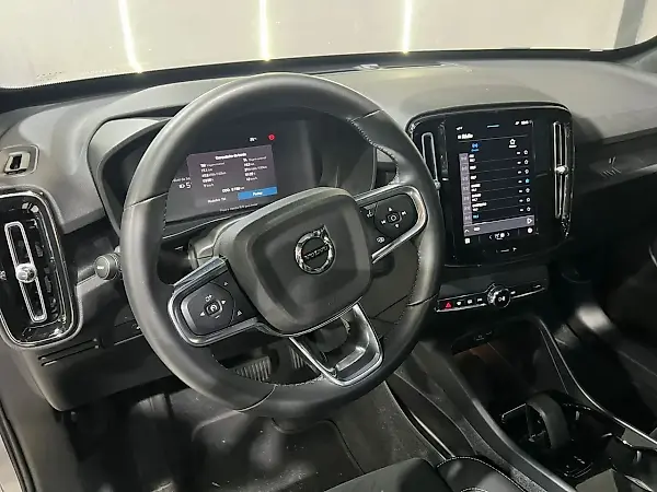 Volvo XC40 Recharge - Imagem 14