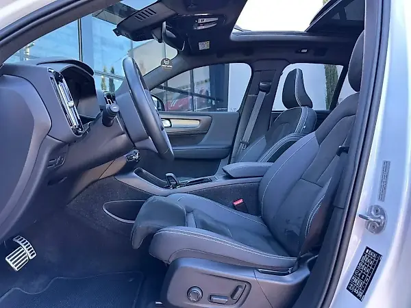Volvo XC40 Recharge - Imagem 6