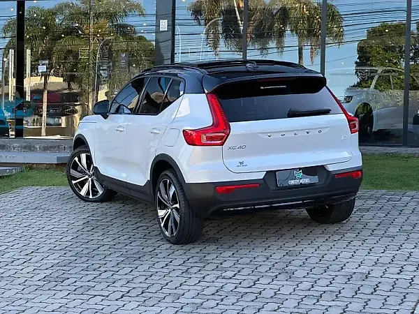 Volvo XC40 Recharge - Imagem 14
