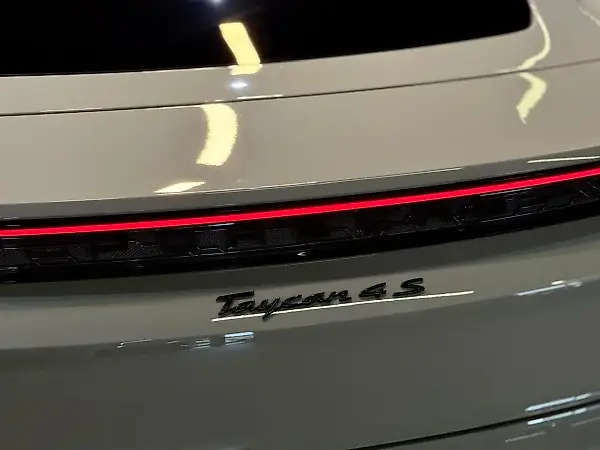 Porsche Taycan - Imagem 4