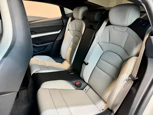 Porsche Taycan - Imagem 6