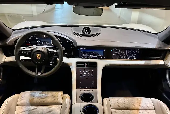 Porsche Taycan - Imagem 8