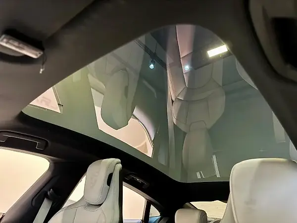 Porsche Taycan - Imagem 7