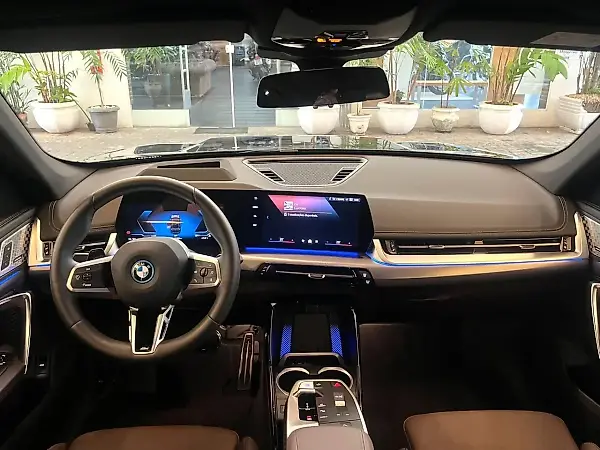 BMW IX1 - Imagem 6