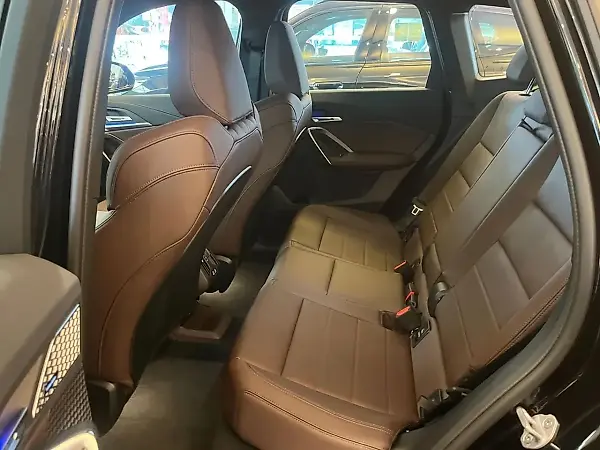 BMW IX1 - Imagem 9