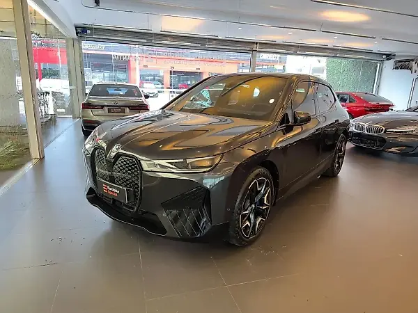 BMW Ix - Imagem 1