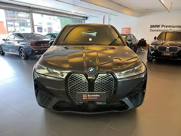 BMW Ix - Imagem 2
