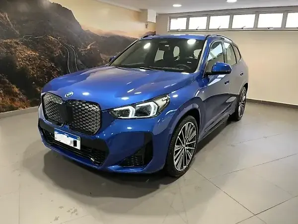 BMW IX1 - Imagem 1