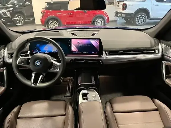 BMW IX1 - Imagem 9