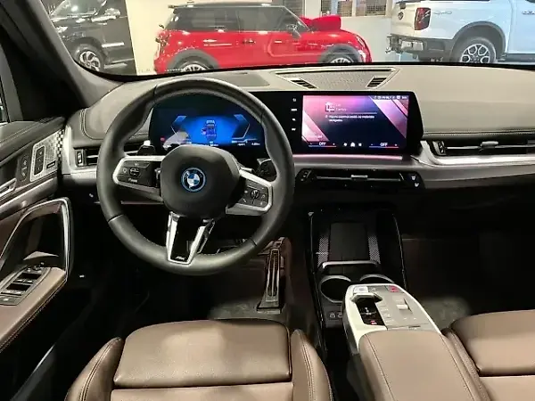 BMW IX1 - Imagem 10