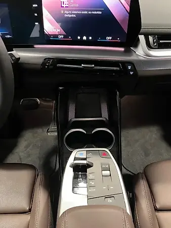 BMW IX1 - Imagem 12
