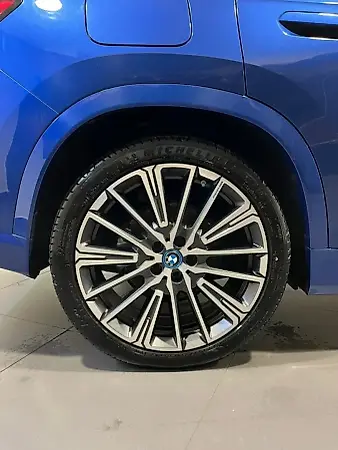BMW IX1 - Imagem 19