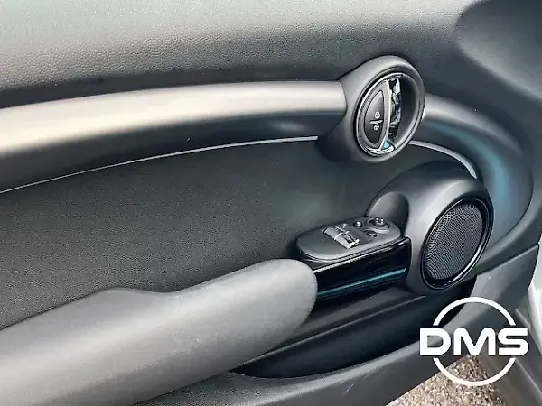 Mini Cooper SE - Imagem 13