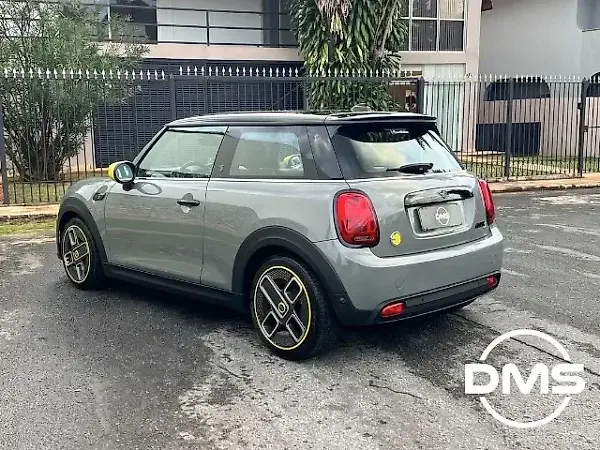 Mini Cooper SE - Imagem 12
