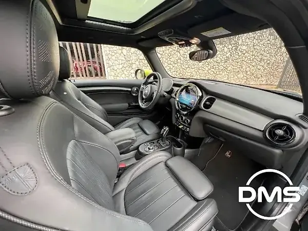 Mini Cooper SE - Imagem 19