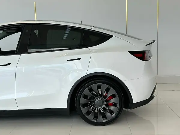 Tesla Model Y - Imagem 14