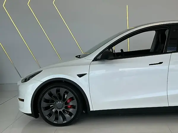 Tesla Model Y - Imagem 13