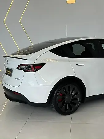 Tesla Model Y - Imagem 16