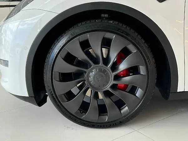 Tesla Model Y - Imagem 17