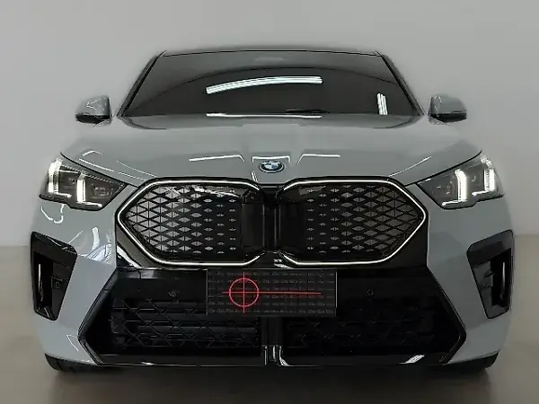 BMW IX2 - Imagem 3