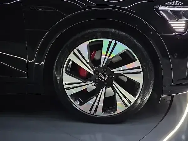 Audi Q8 E-tron - Imagem 8