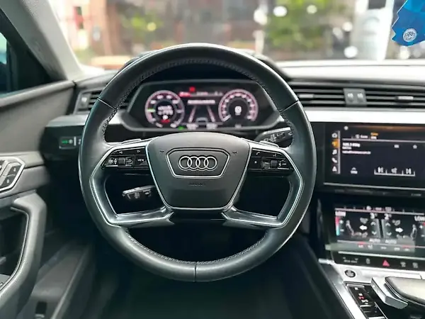 Audi E-tron - Imagem 13