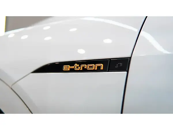 Audi E-tron S Sportback - Imagem 12