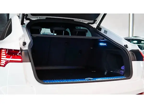 Audi E-tron S Sportback - Imagem 14