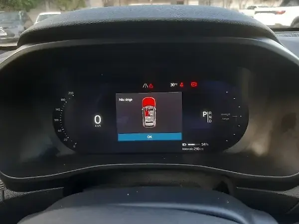 Volvo XC40 Recharge - Imagem 8