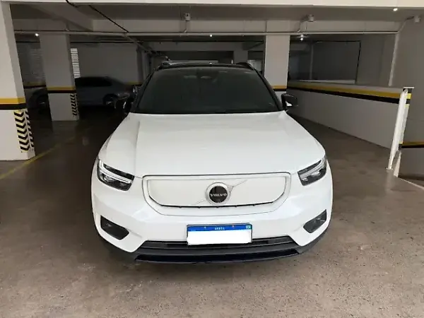 Volvo XC40 Recharge - Imagem 1