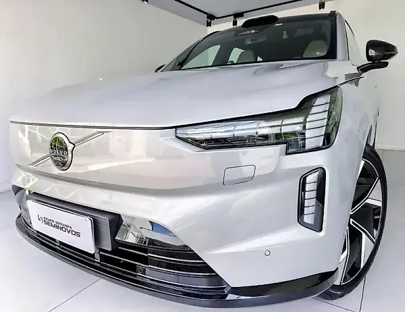 Volvo EX30 - Imagem 1