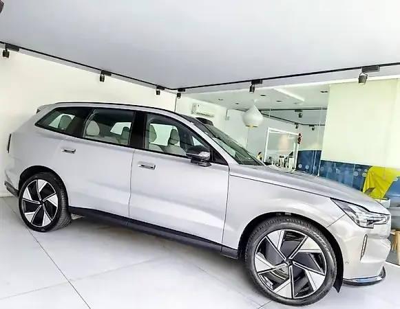 Volvo EX30 - Imagem 3