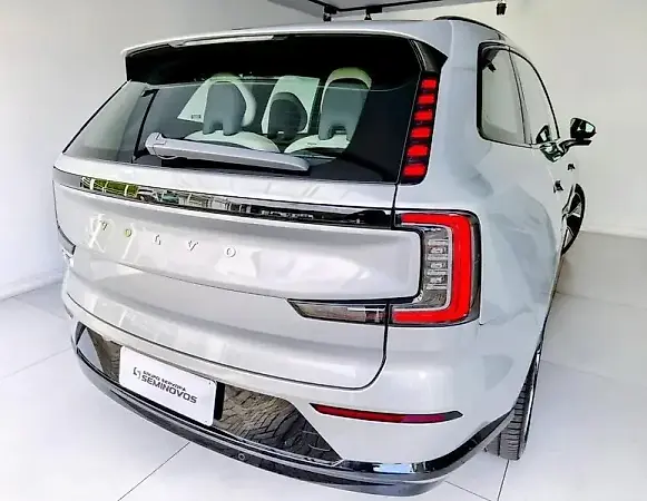 Volvo EX30 - Imagem 8